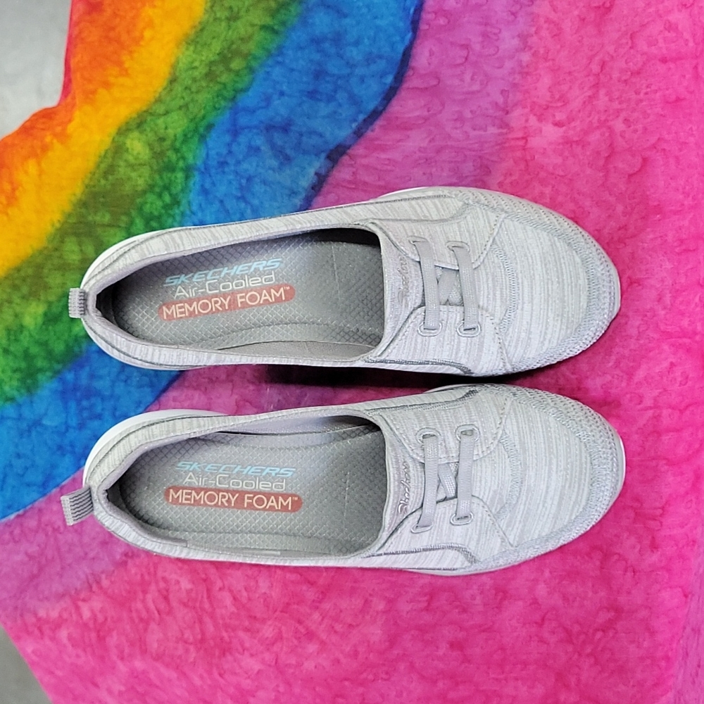 Sketches Burst Air-Cooled Memory Foam Slip on Top Notch Micro-burst Size 8